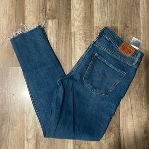 Levi’s 721 high rise skinny 29 L30 ripped frayed hem